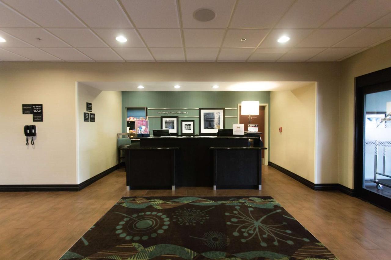 Hampton Inn & Suites Middlebury Eksteriør billede