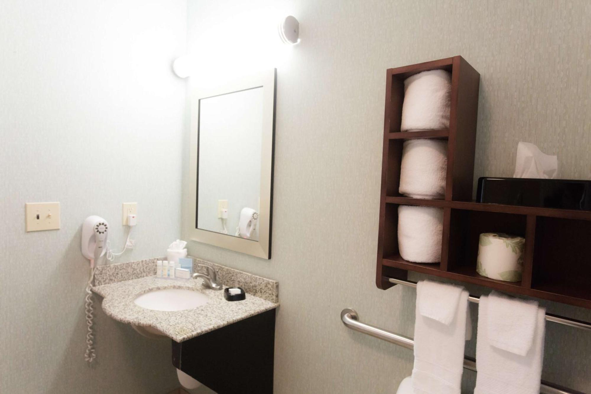 Hampton Inn & Suites Middlebury Eksteriør billede